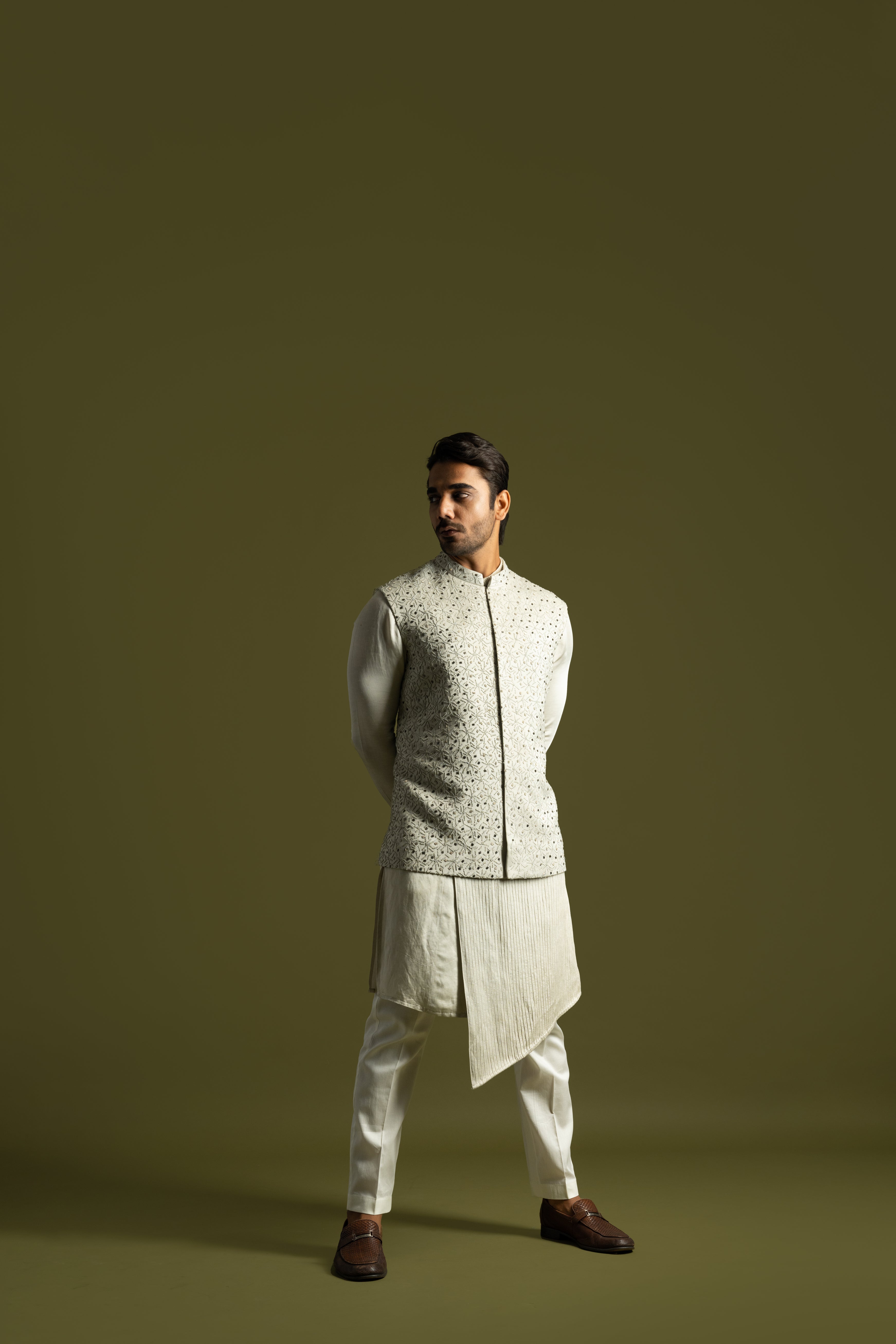 GREY FRENCHKNOT EMBROIDERED NEHRU KURTA SET