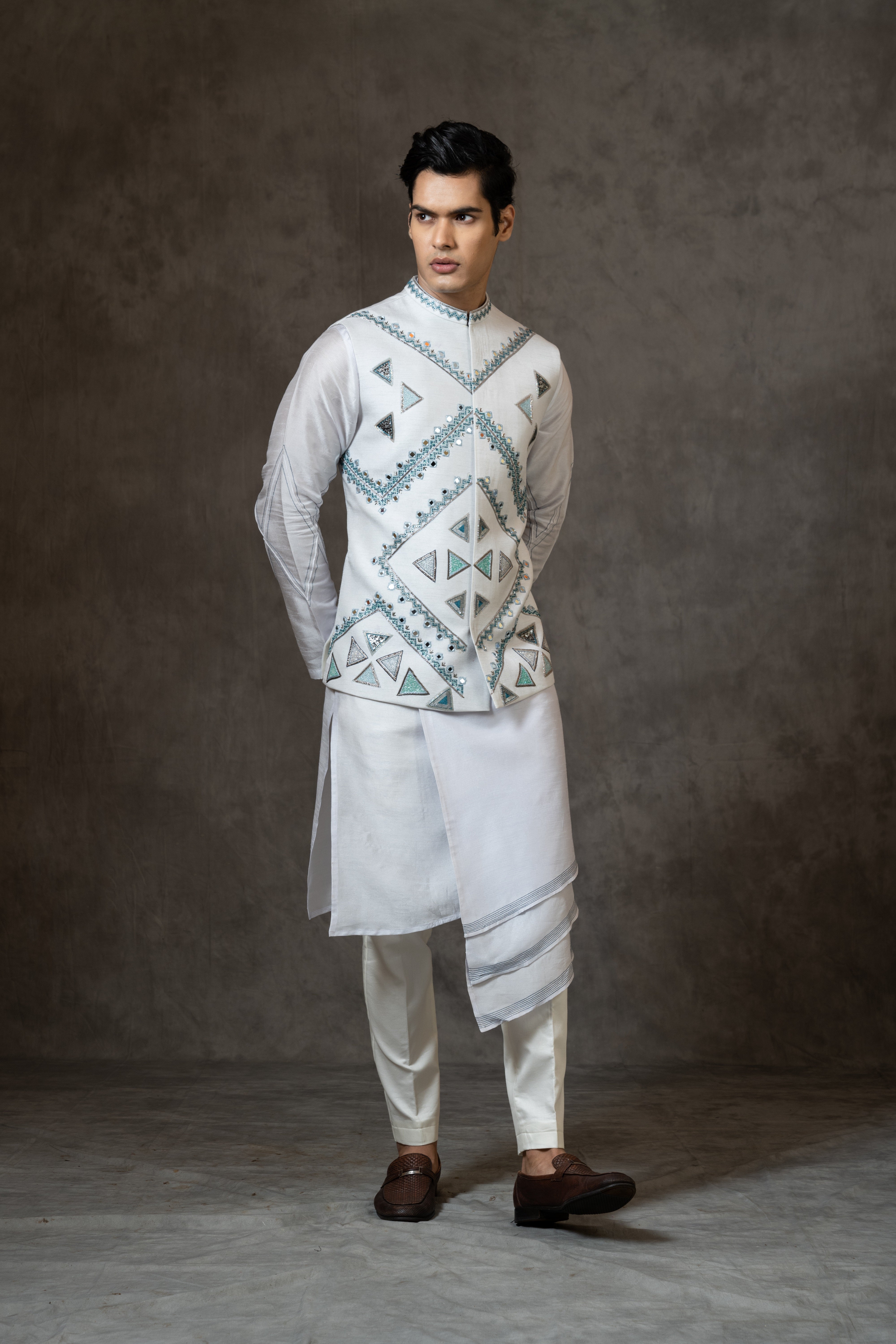 TRIANGULAR MIRRORWORK NEHRU KURTA SET