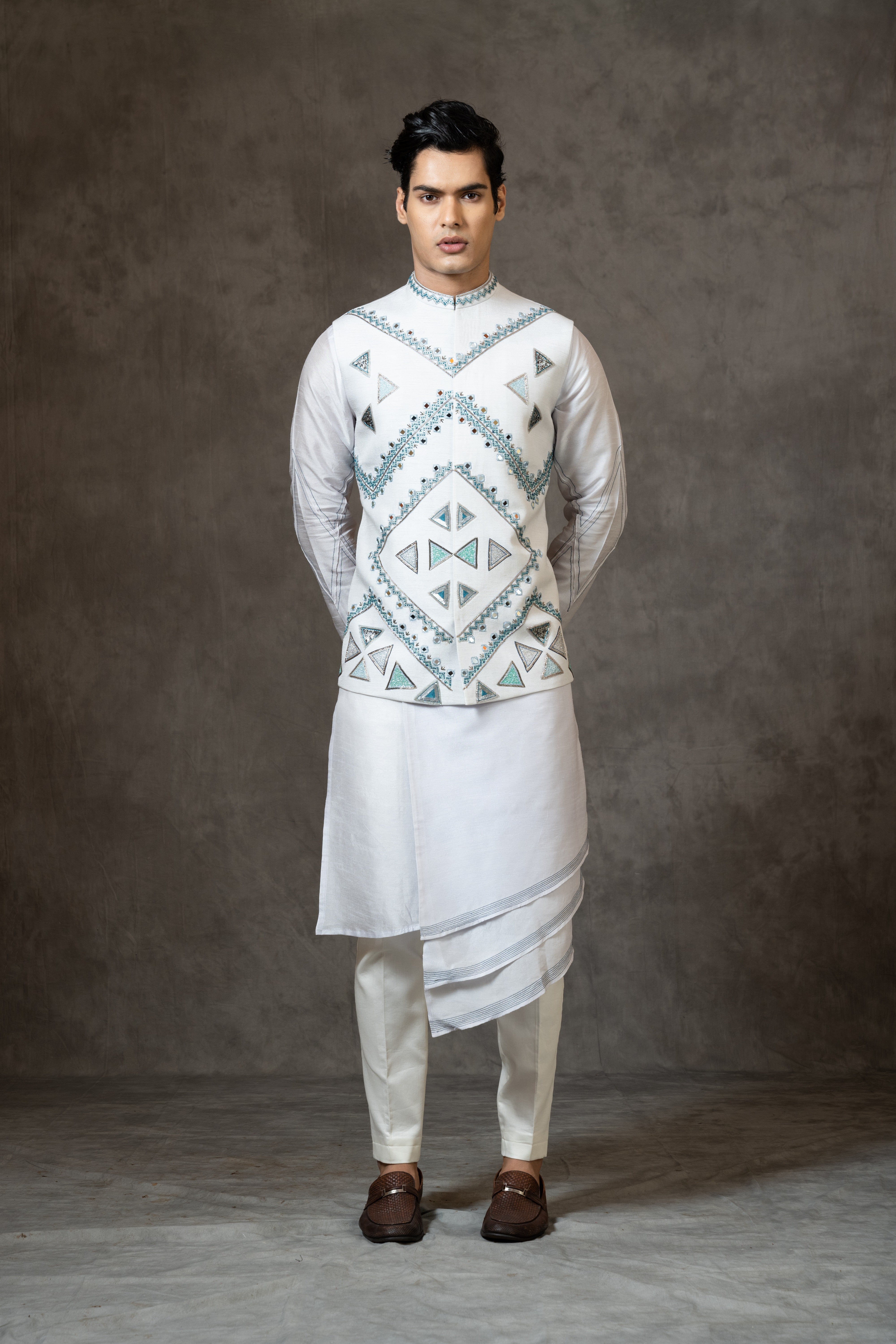 TRIANGULAR MIRRORWORK NEHRU KURTA SET