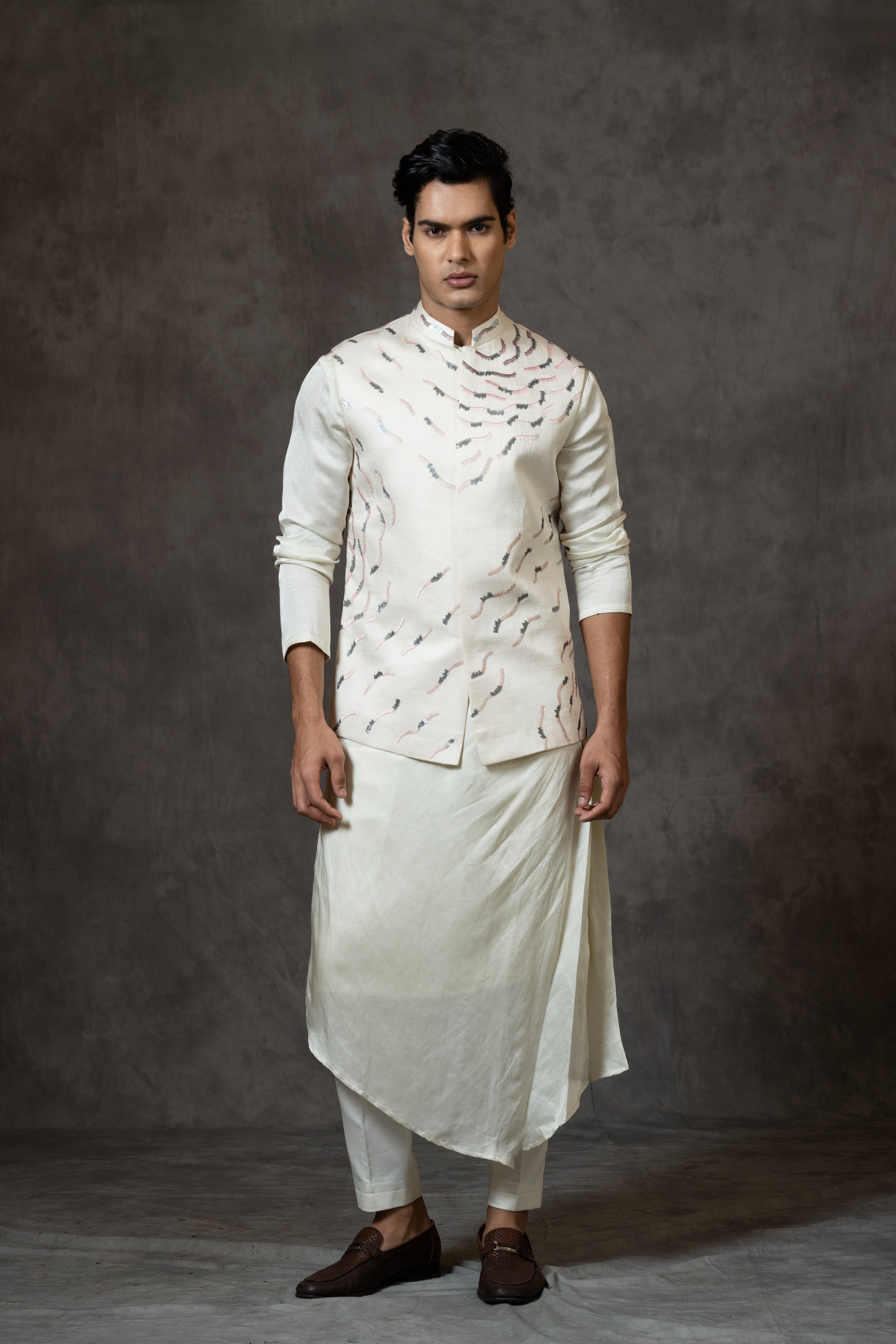 COMB EMBROIDERED NEHRU KURTA SET