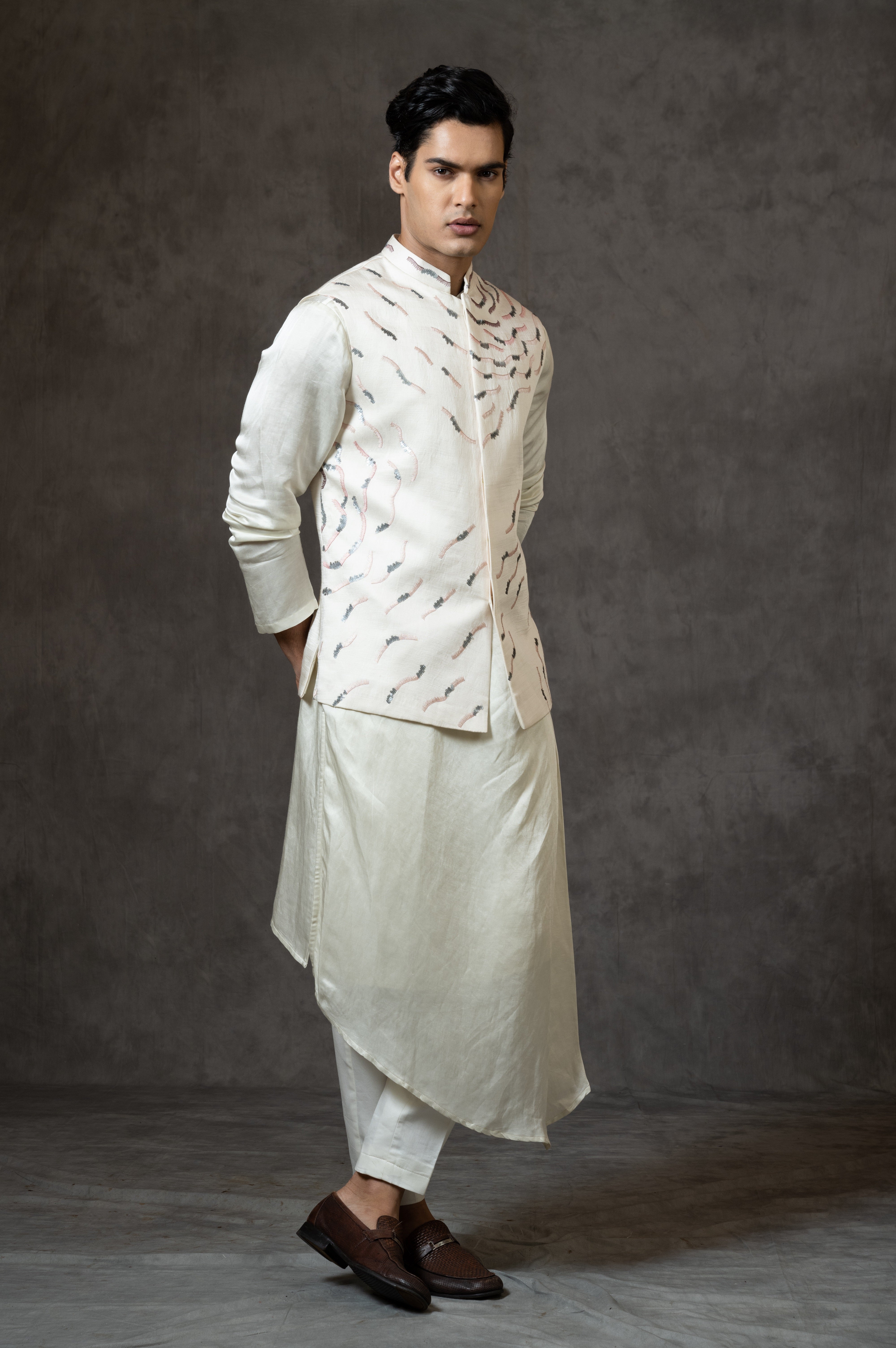 COMB EMBROIDERED NEHRU KURTA SET