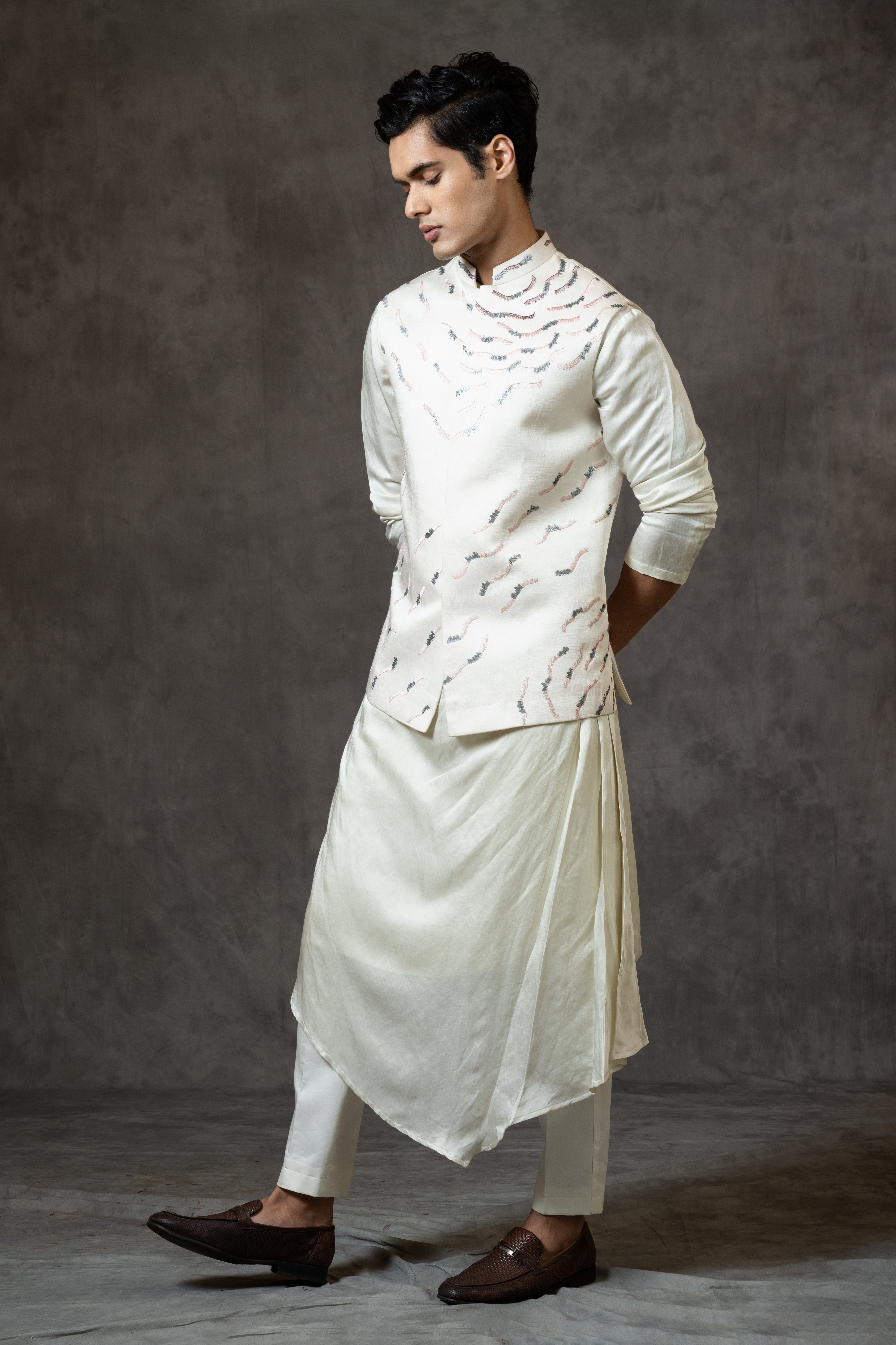 COMB EMBROIDERED NEHRU KURTA SET