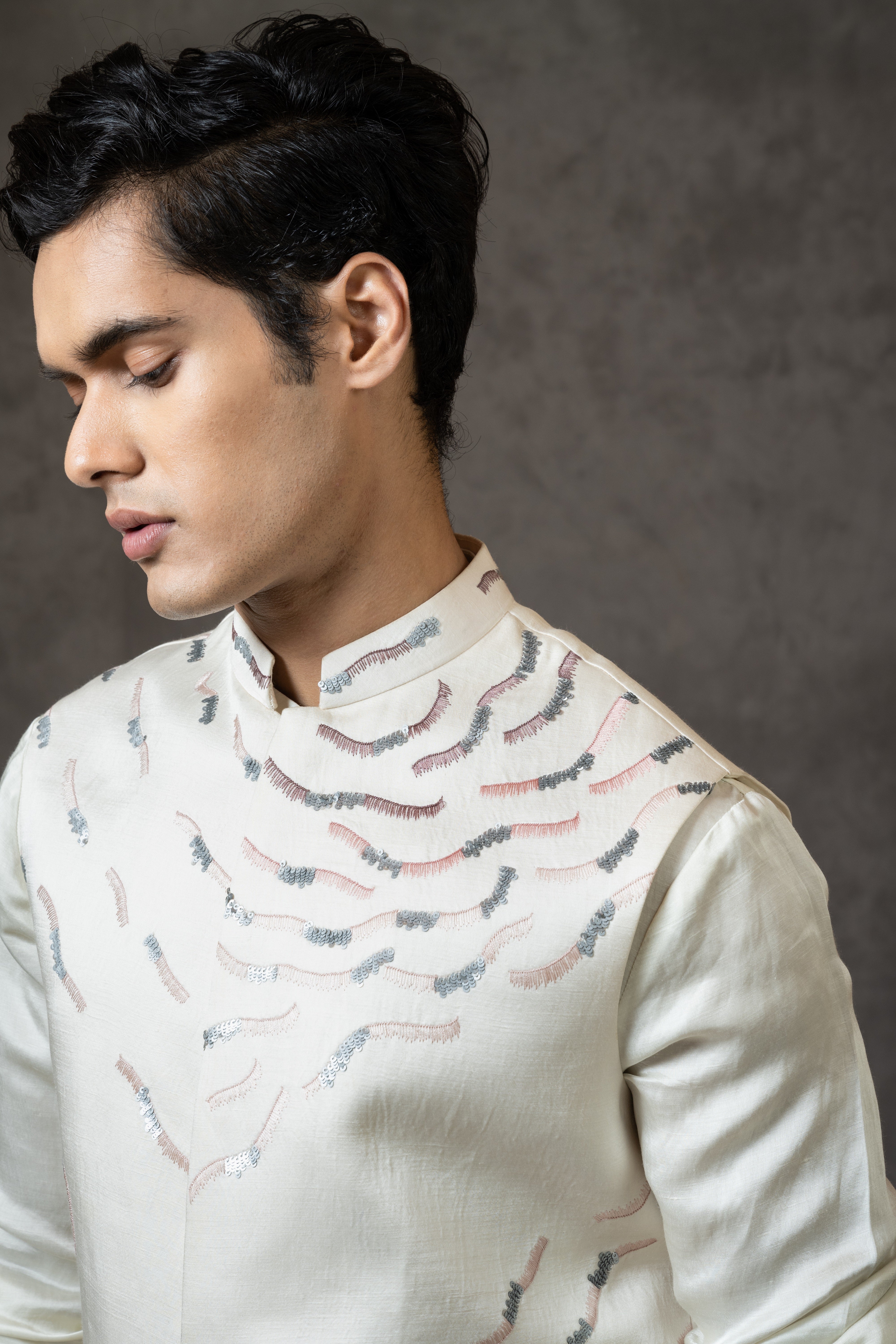 COMB EMBROIDERED NEHRU KURTA SET