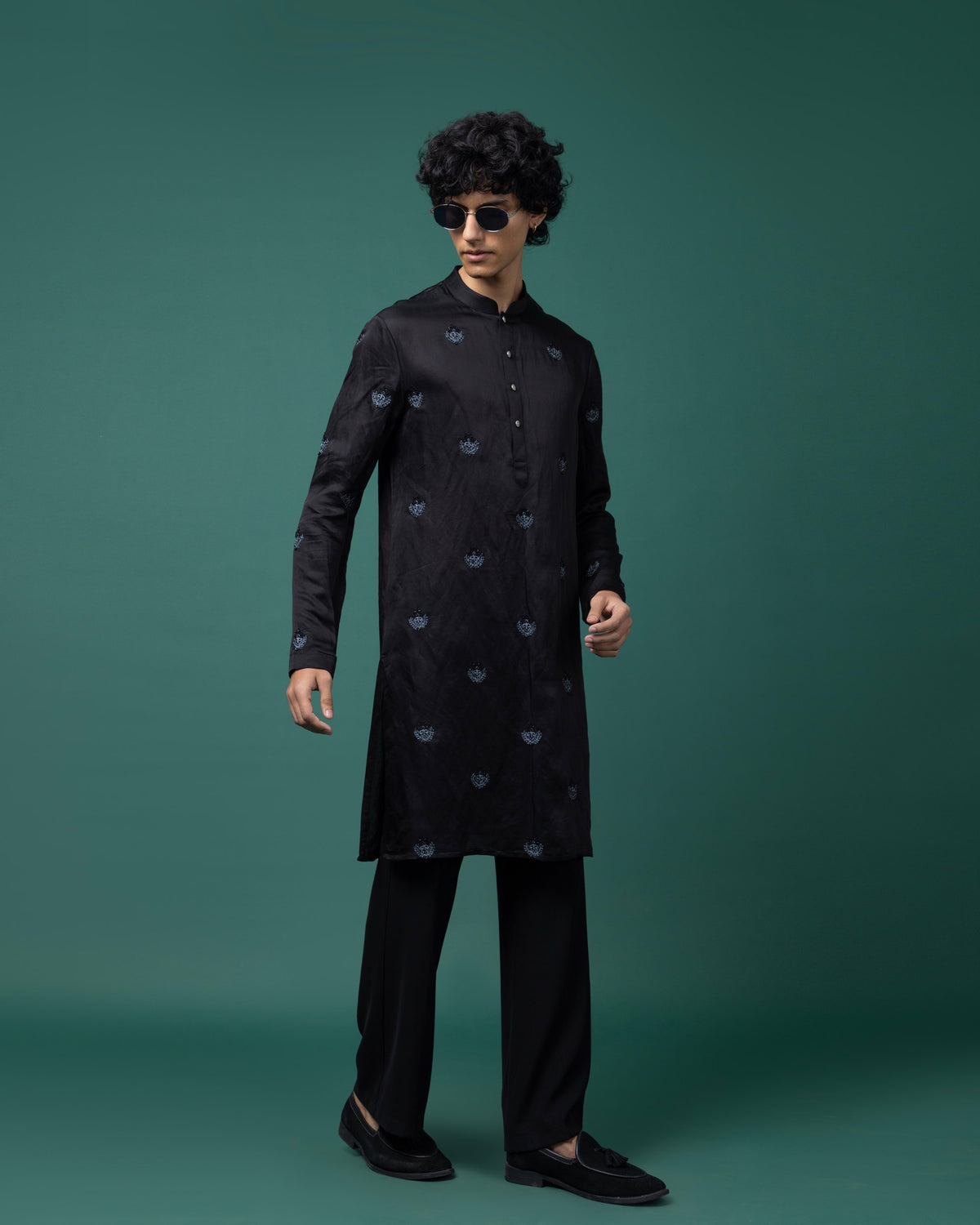 Ekkai kurta set by Paarsh Atelier, Aarohan collection