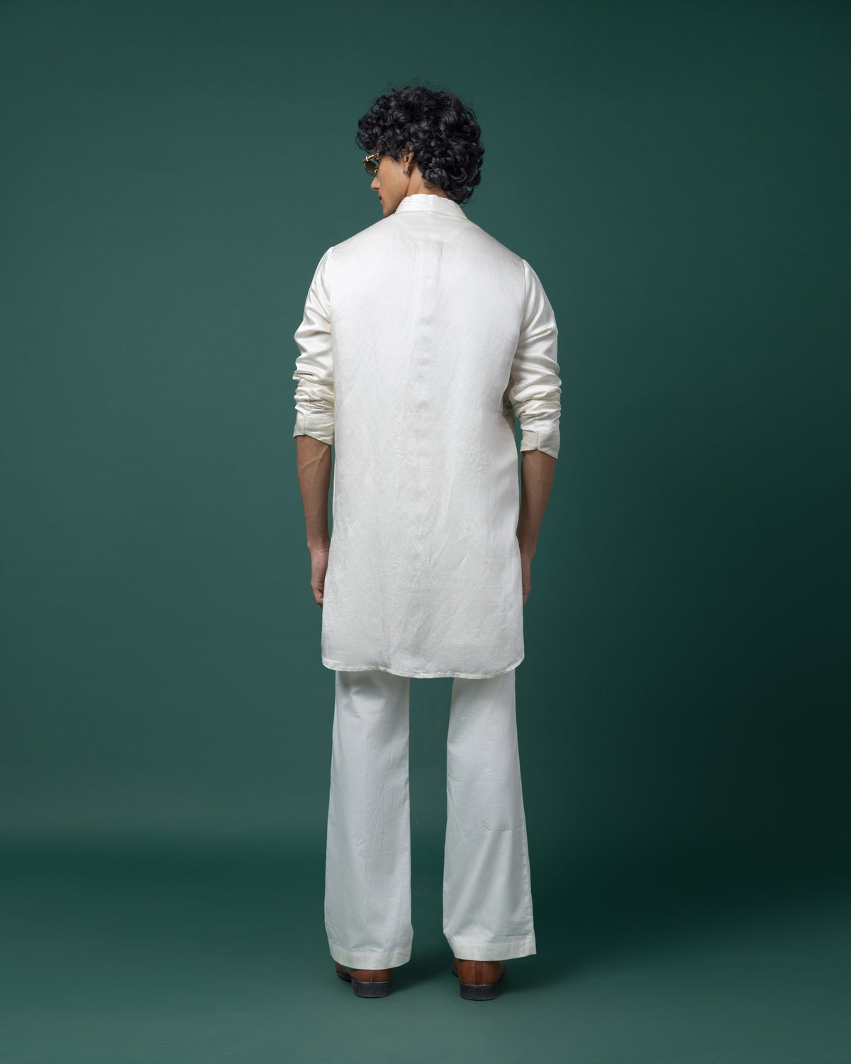 Mehfil-e-Mor kurta set by Paarsh Atelier, Aarohan collection - view 3