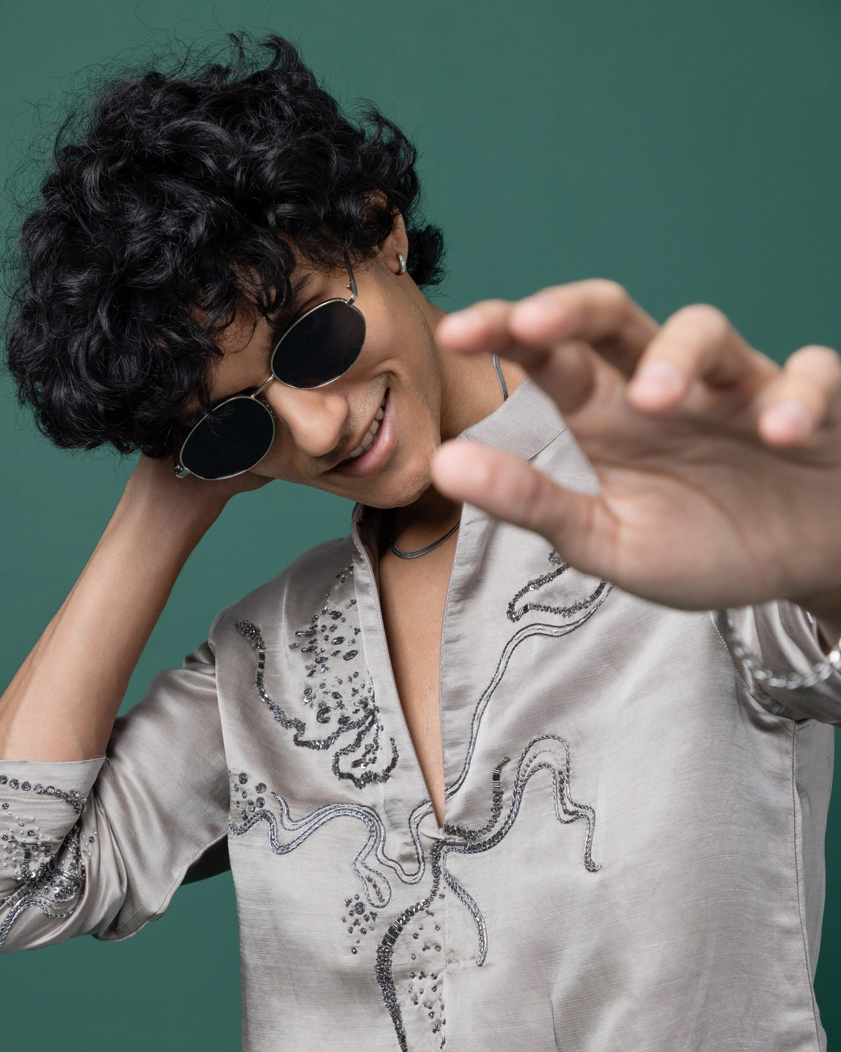 Silver Kinetic kurta set by Paarsh Atelier, Aarohan collection - view 3